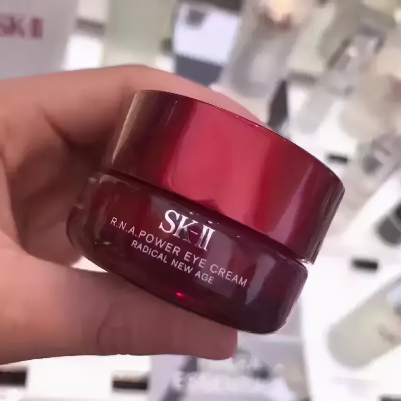 眼周皮肤干燥保湿补水的眼霜推荐,淡化眼纹紧致眼周眼霜推荐