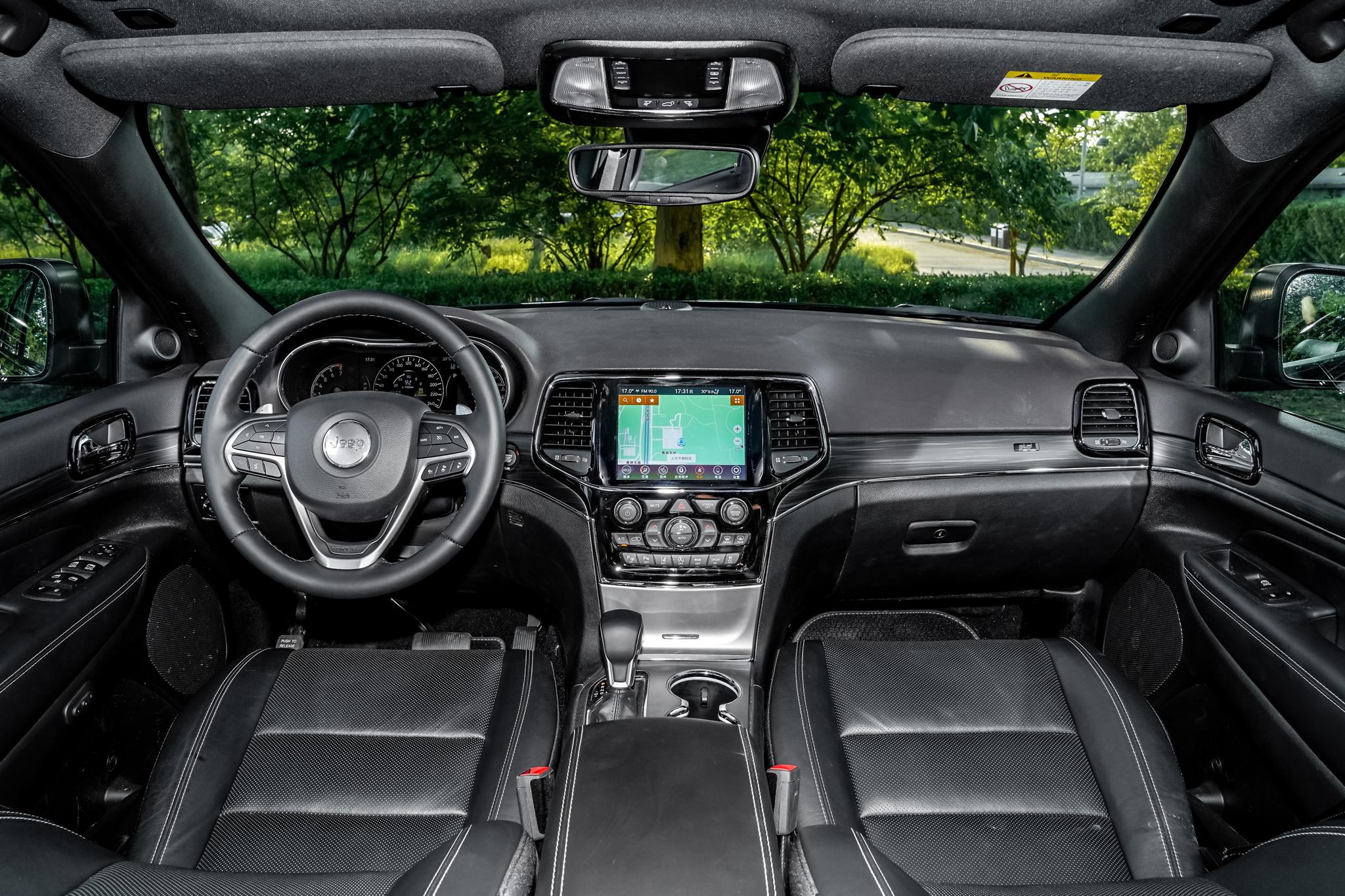 老车jeep大切诺基值得入手吗,jeep大切诺基是四驱吗