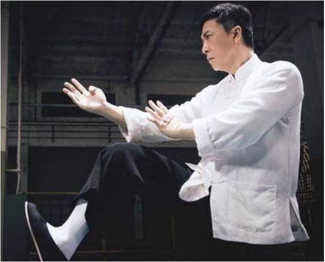 甄子丹：摸爬滚打37年，终凭《叶问》成为巨星，始终怀揣中国心