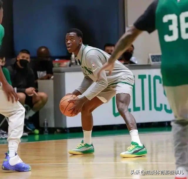 委屈你了！“牺牲”8000万+首发位置，小黑：我愿意为绿军牺牲