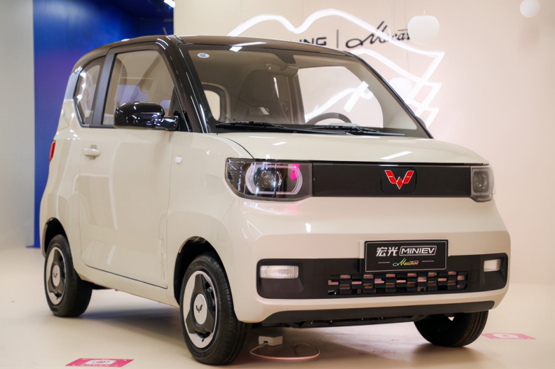 五菱宏光miniev马卡龙新色,五菱宏光miniev马卡龙黄色现车