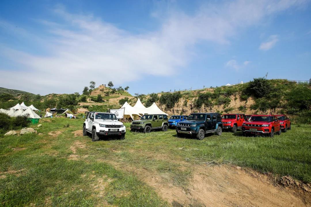 北京bj40成佛坡越野视频,北京越野车bj40远行