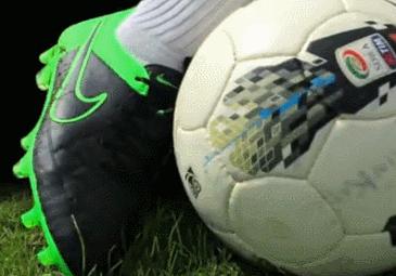 如何踢出一脚50米的长传球,长传球怎么踢的又高又远