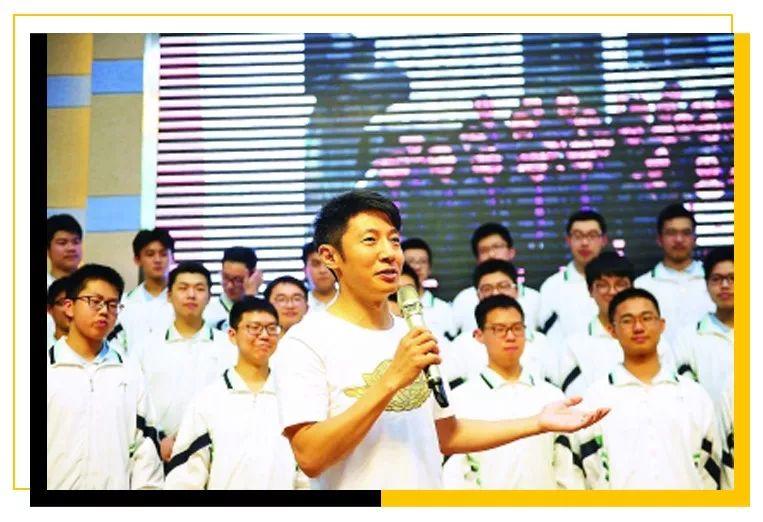 村花撒贝宁：我，43岁，*戏调**马云，芳心纵火犯