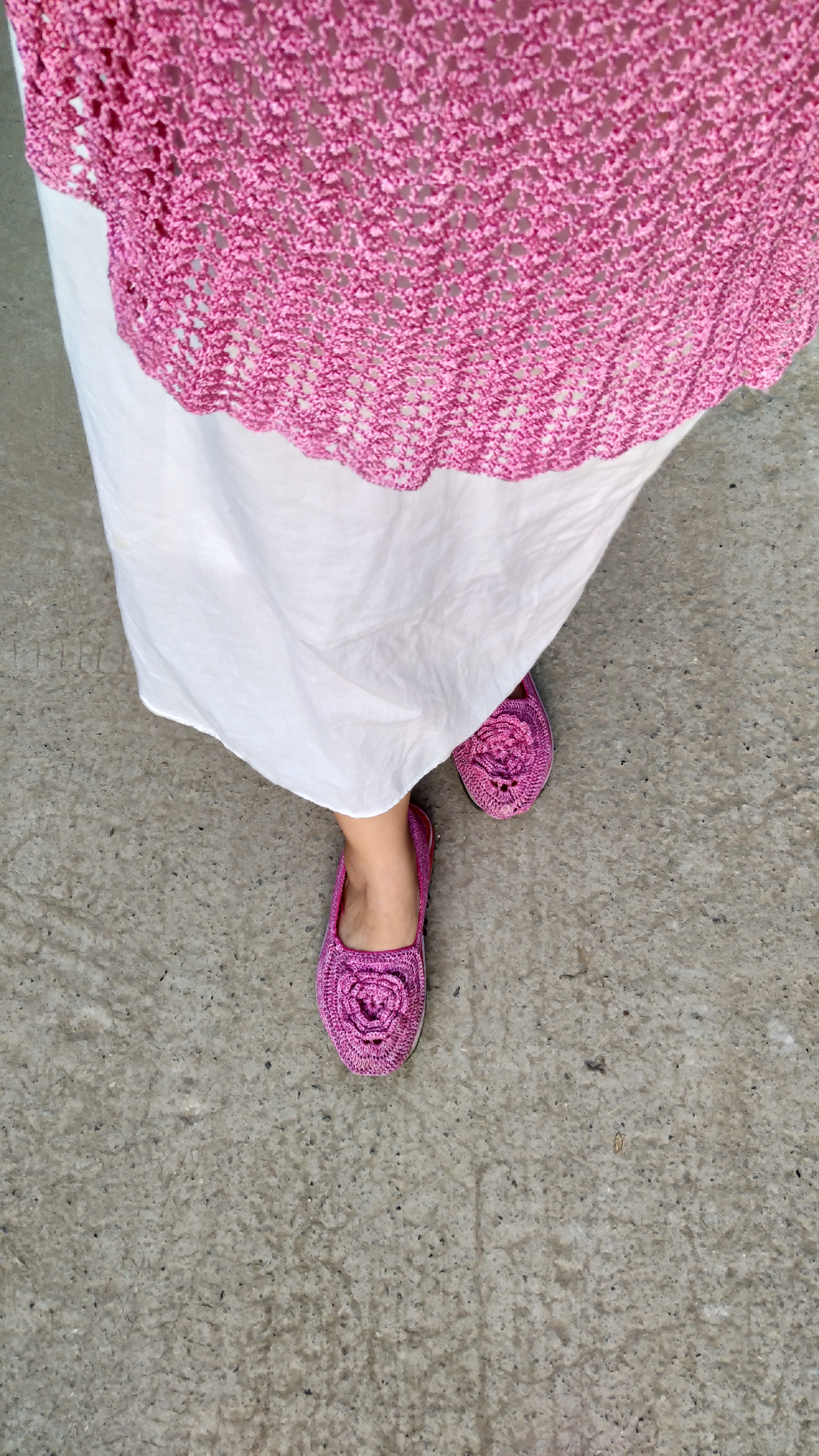 凉鞋鞋垫翘起来可以缝吗,凉鞋鞋垫滑下来怎么办