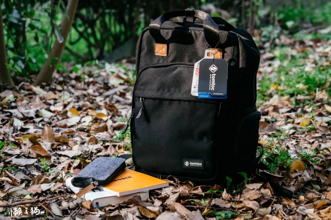 低调且实用,妹子通勤也能背——tomtocA60双肩包测评