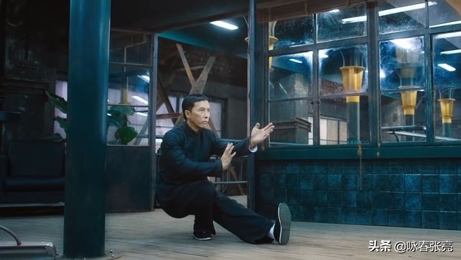 叶问蹲和单脚深蹲有区别吗,叶问单脚蹲是哪条腿