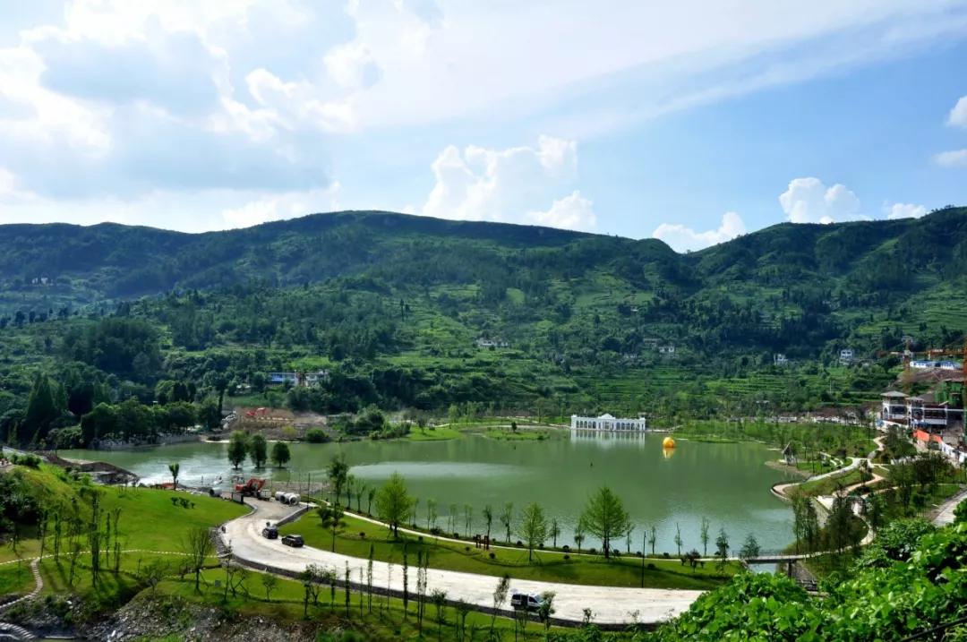 乡村旅游脱贫致富视频,贵州66个贫困县全部脱贫