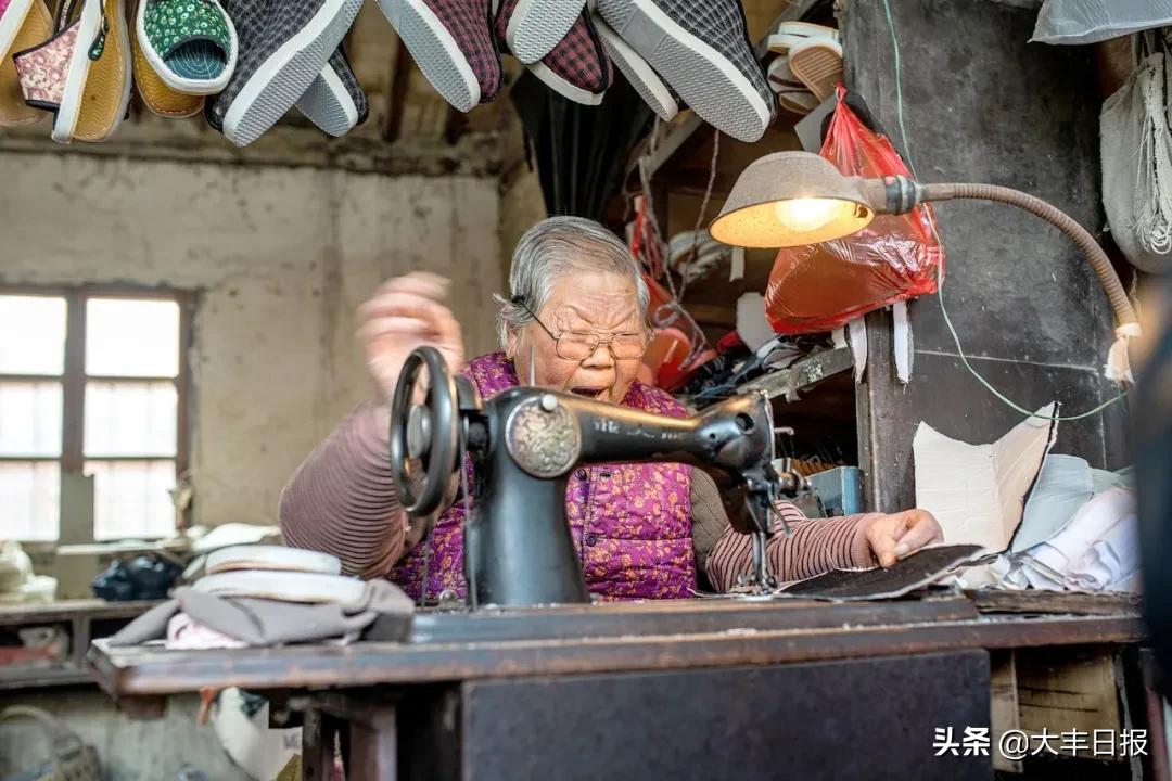 爷爷和奶奶做的布鞋,奶奶做的布鞋