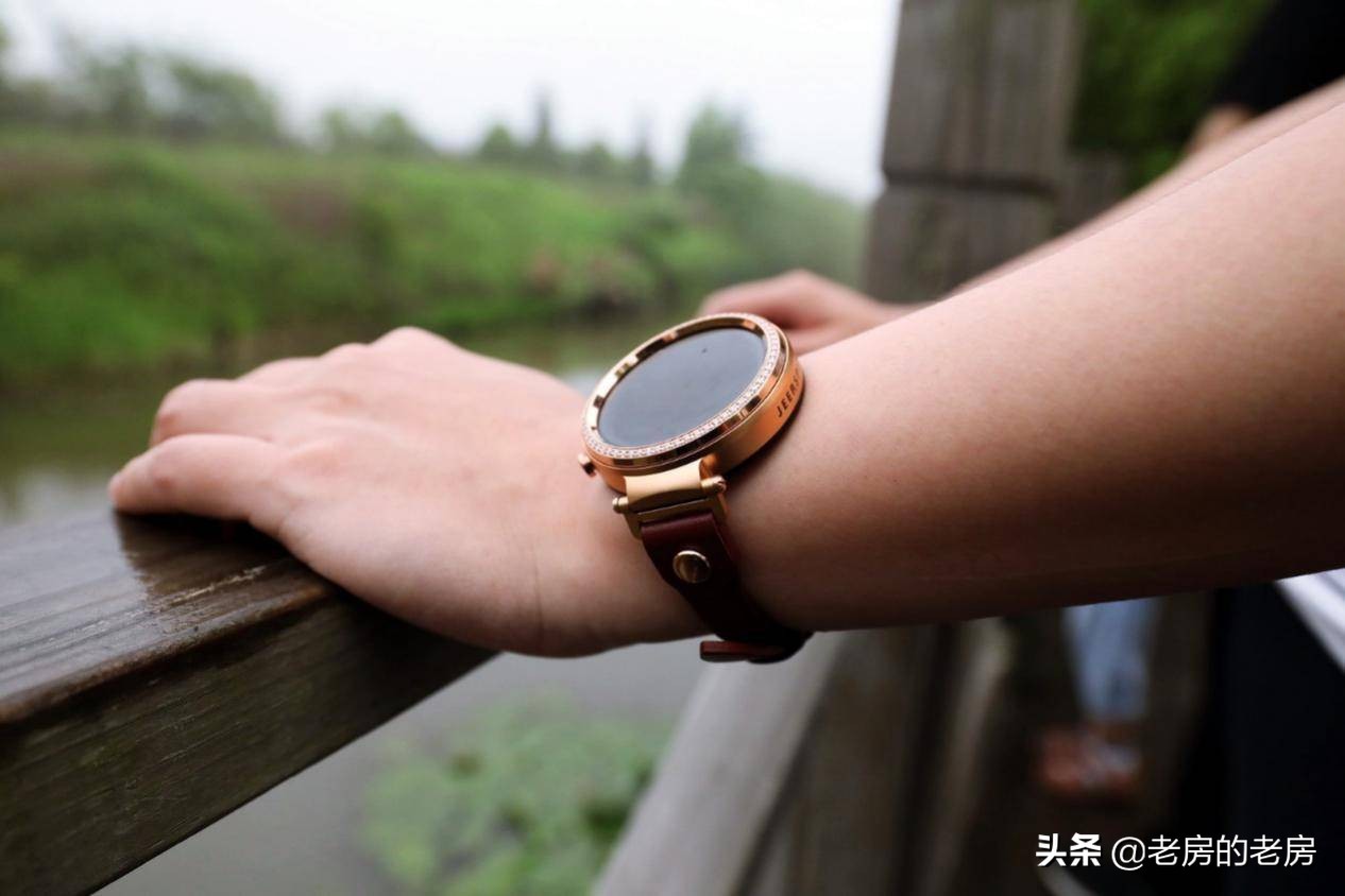 优雅绽放健康生活Jeep女士智能小红表开箱