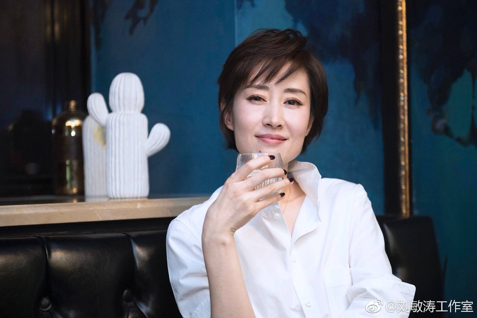 事业高峰结婚息影,37岁离异,40岁翻红演艺圈:找回自我有多爽!