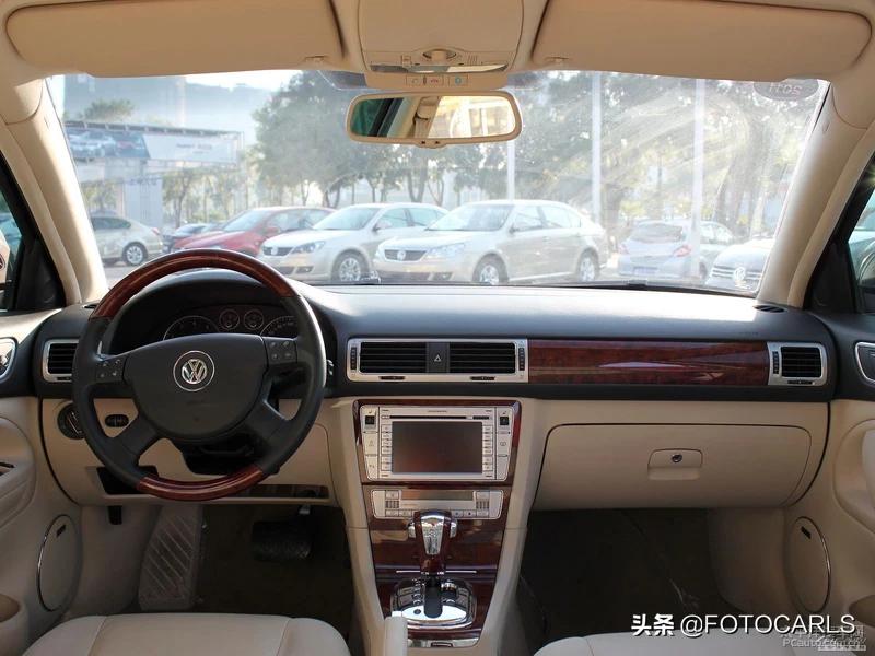 大众领驭09款,09年帕萨特领驭高配内饰图片