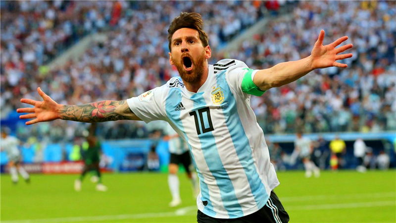 梅西带给阿根廷幸福烦恼，尤文拿卡卡调侃米兰，巨星名字引发趣闻