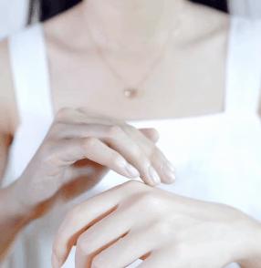 擦手霜保湿干裂起皮,冬季手干裂粗糙小妙招