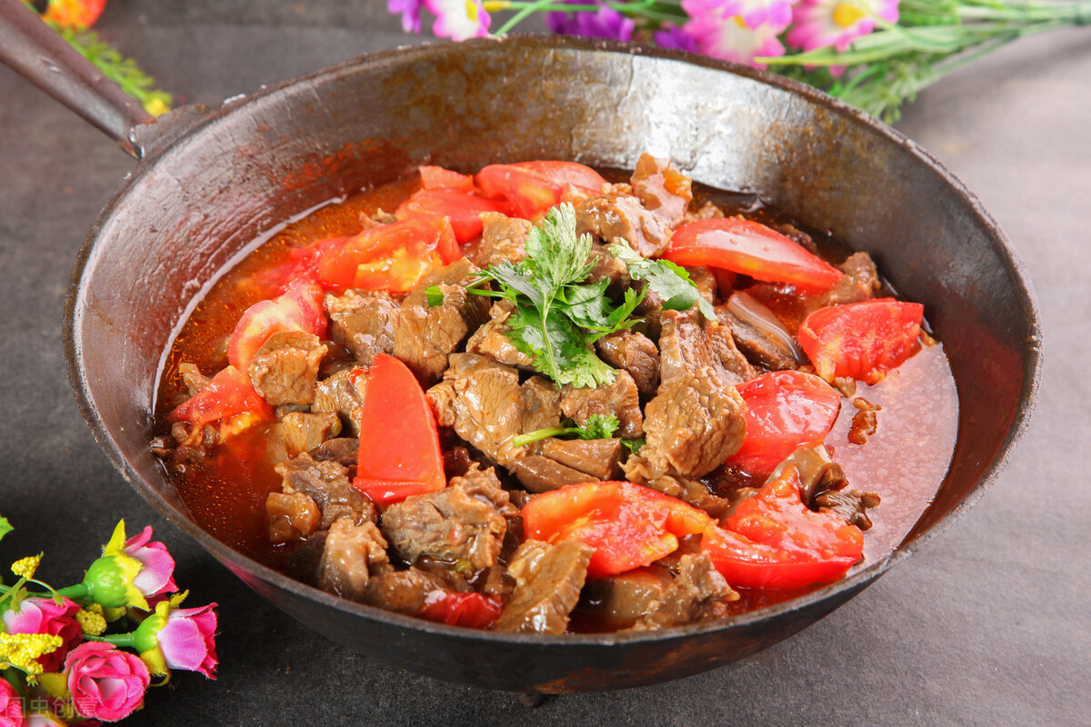 家常炖牛肉怎么做好吃窍门,家常炖牛肉怎么做好吃又烂