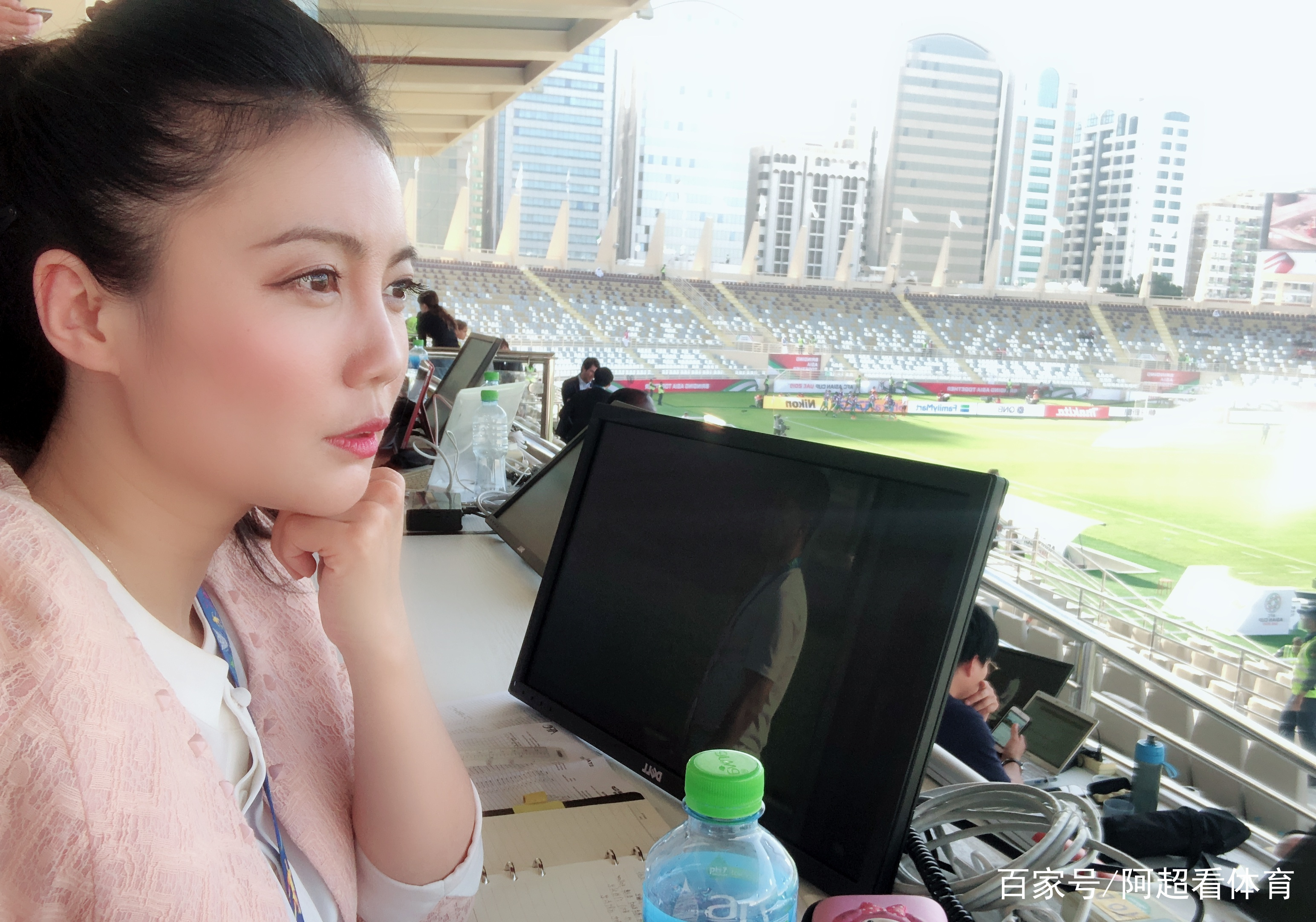 央视低情商采访,记者采访伊朗主帅