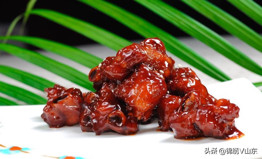 金鲳鱼蒸酸梅做法广东,酸笋焖淡水鲳鱼家常做法