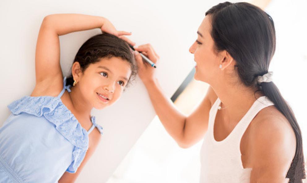 家长发现孩子偏矮时该如何处理,怎么判断自家娃矮小