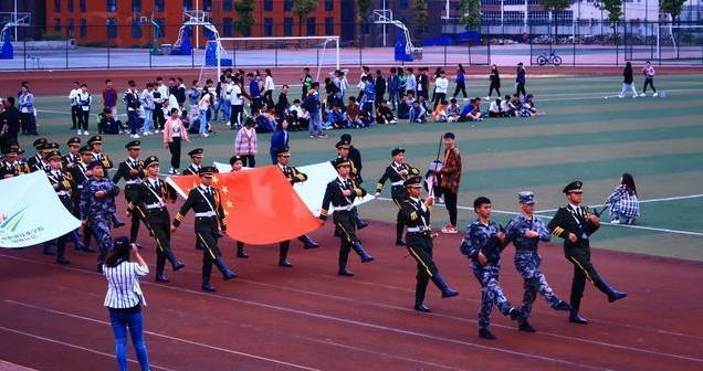 女装名牌尾货服装批发市场,服装库存尾货服装批发一手货源
