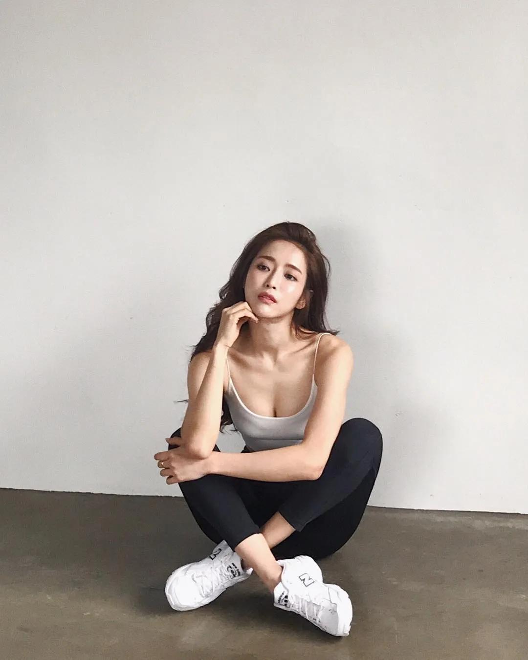 健身腹肌胸肌马甲线女,健身肌肉马甲线女