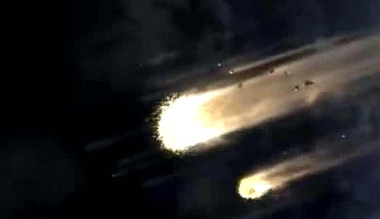 美国多地上空飞过巨大火球,美国上空为啥多次出现火球