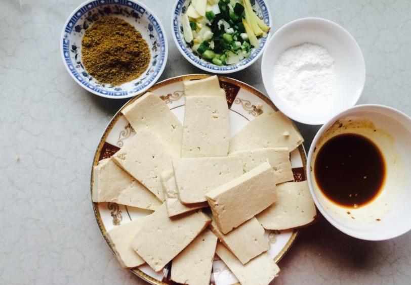 豆腐放冰箱有点味怎么办,豆腐煮出来是酸的是怎么回事