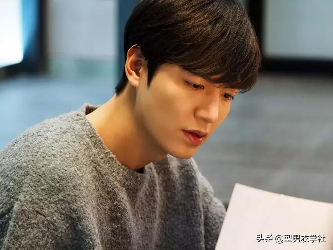 男生头发烫了之后什么发型合适,男生发型偏左还是右合适