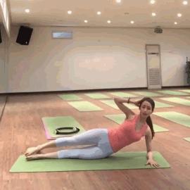 简单容易坚持的瘦肚子提臀动作,居家瘦肚子提臀动作