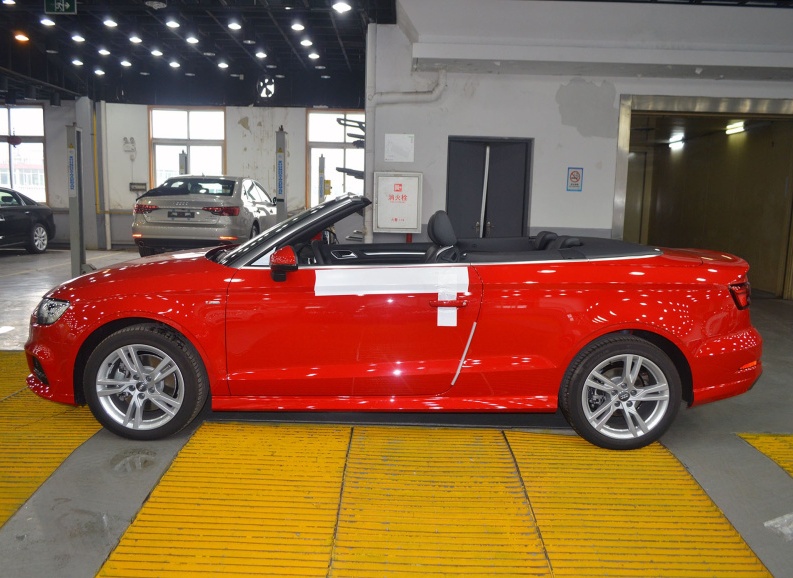 奥迪a3软顶敞篷落地价,奥迪a3敞篷和宝马2系敞篷怎么选