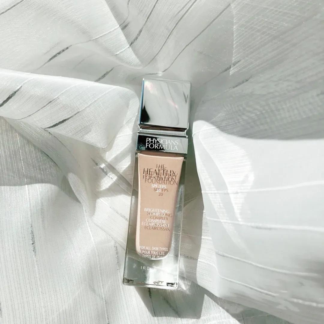 雅诗兰黛持妆无瑕保湿气垫粉底液,遮瑕好又不拔干的气垫粉底液推荐