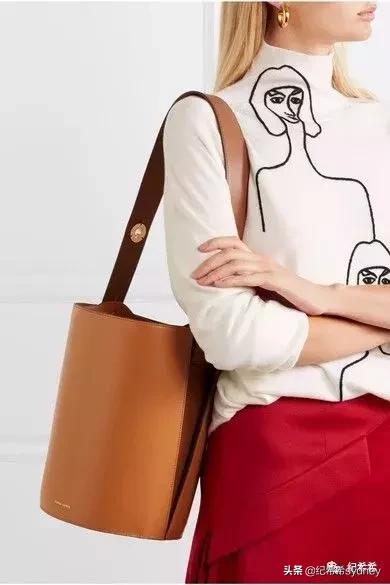 2022年度很火包包,2020年最潮时尚的小众包包推荐