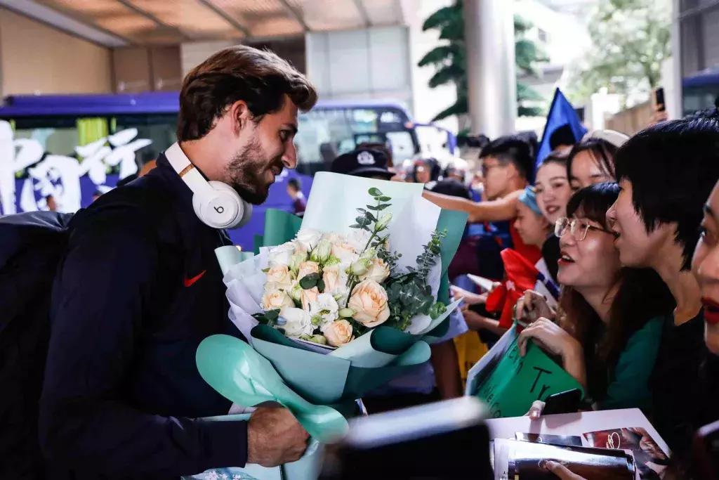 巴黎圣日耳曼抵达伯纳乌,巴黎圣日耳曼姆巴佩射门训练