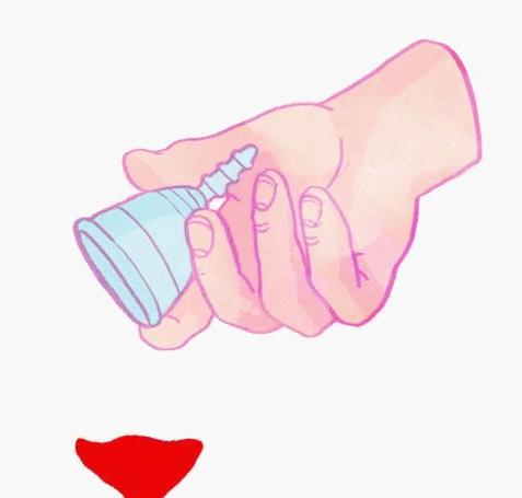 为了处理“大姨妈”,她们把杯子放进了身体里