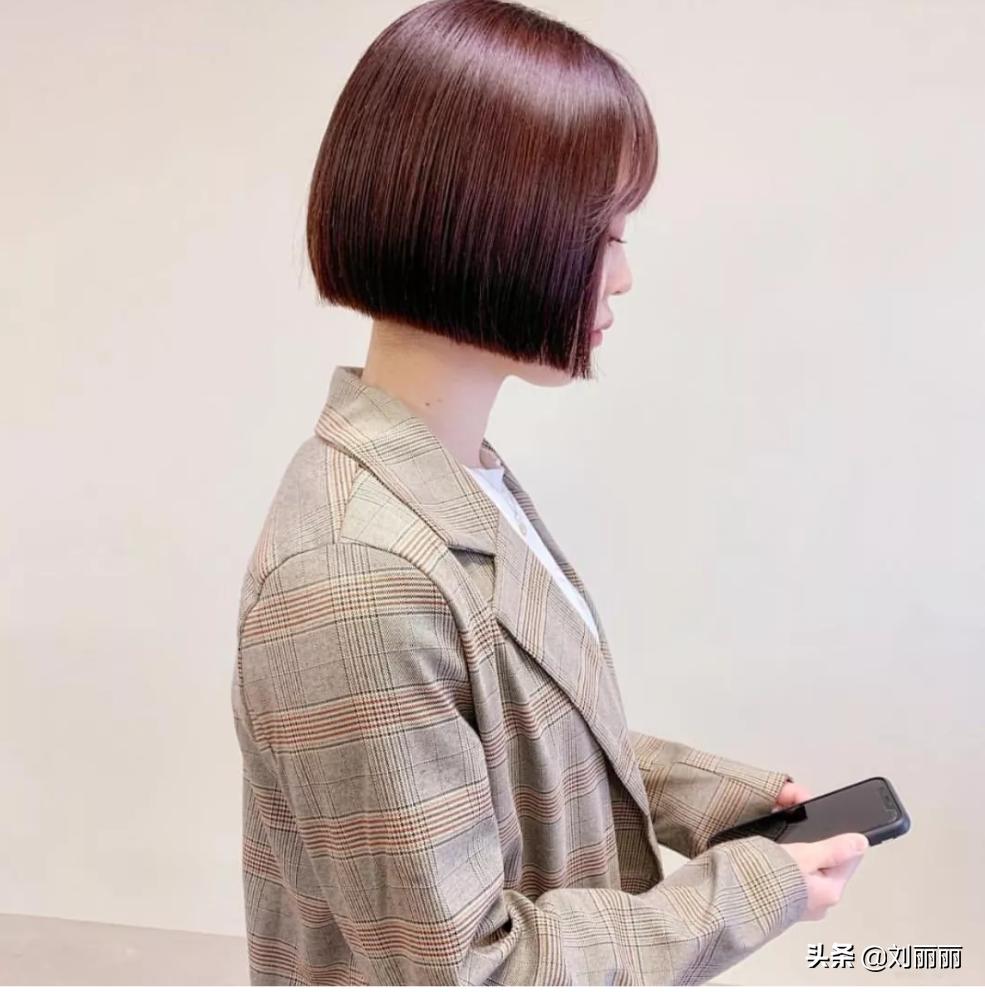 女生短发别针造型,所有女生剪完不用打理的减龄短发