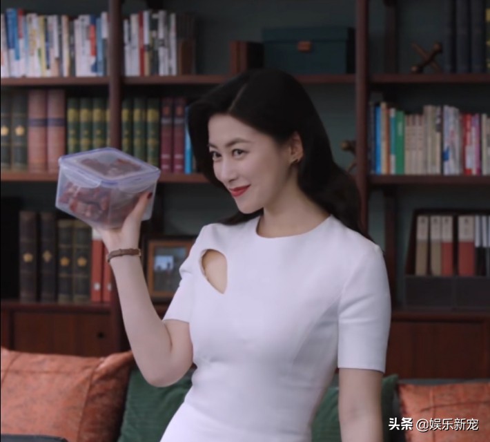 精英律师栗娜干练情商高,精英律师栗娜个人简介