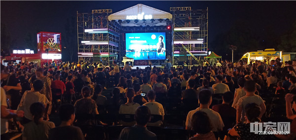 黑白琴键上跳动的仲夏夜梦：带你走进曹野川的音乐世界