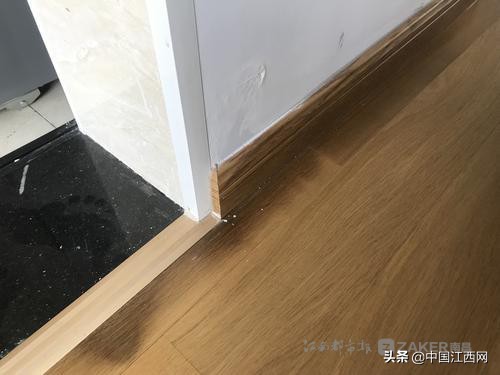 事发南昌!新房还没入住地板已发霉发黑...