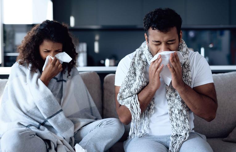 怀疑自己感染了新冠病毒吃什么药,感染了新冠肺炎自己不知道