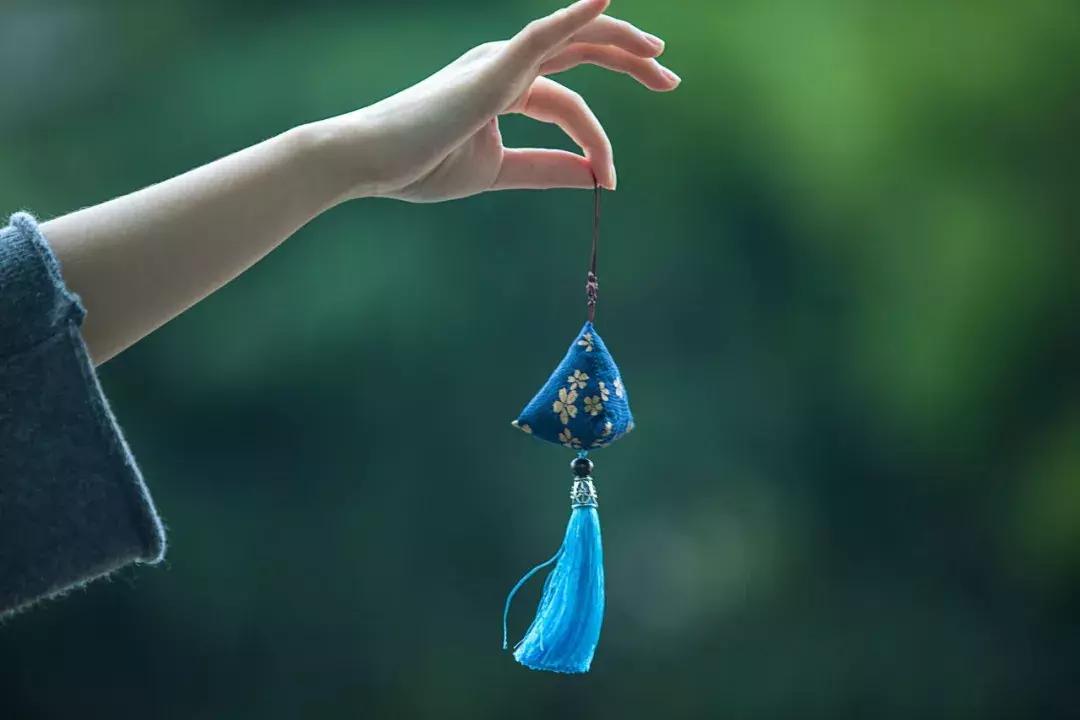 母亲节诗词,母亲节谁言寸草心报得三春晖