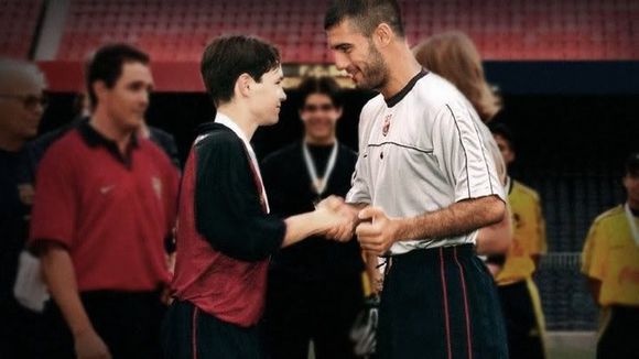 足球感人催泪片段真实事件,足球感动瞬间催泪片段2014阿根廷