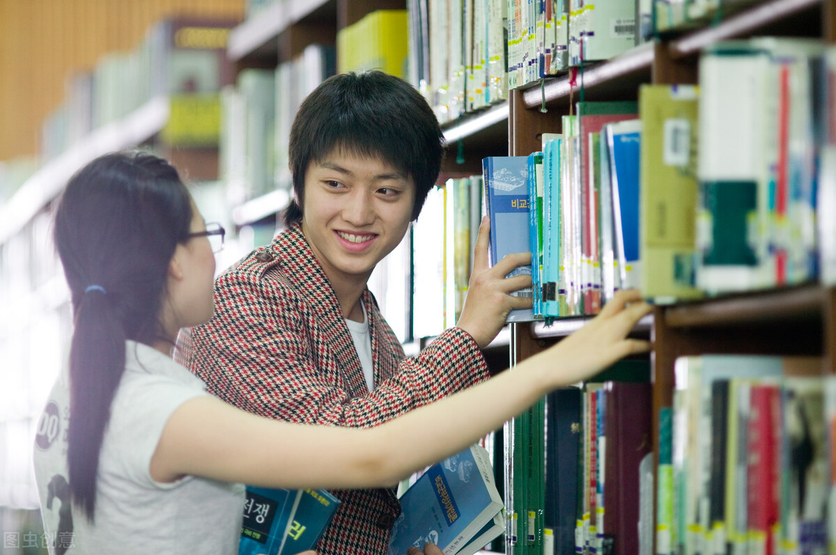 小伙卖麻辣烫600元,河南小伙通过自媒体卖面赚了900万