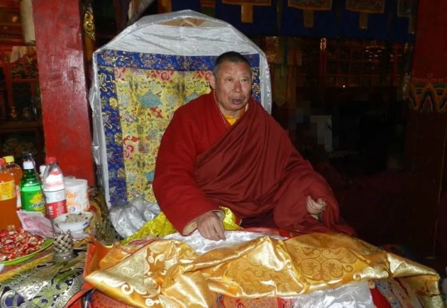 强奸多名“女弟子”,疯狂敛财:这些“活佛”的罪恶和身份,让你震惊