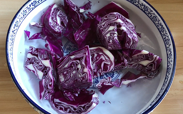 紫甘蓝怎么做才好吃家常做法,紫甘蓝的做法大全最好吃