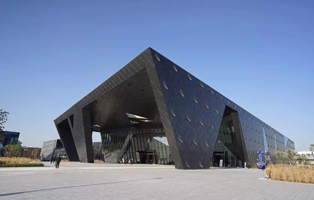 极简风高级感配色方案,高级灰意式极简沙发