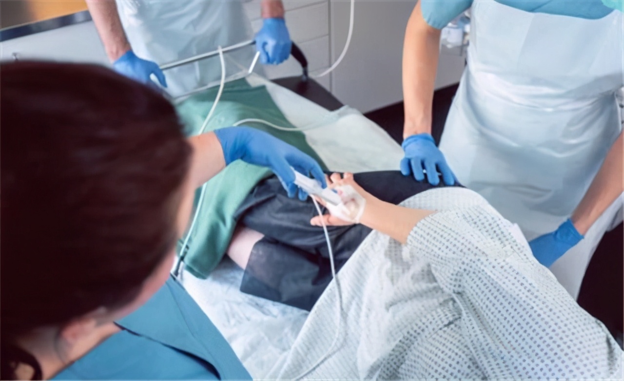 胆囊炎引起胃痛严重吗怎么治疗好,胆囊炎症状和胃病怎么区分