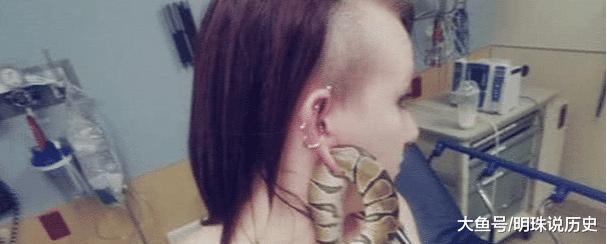 女子耳环摘不下来求助消防员,女子耳环取不下来求助消防员