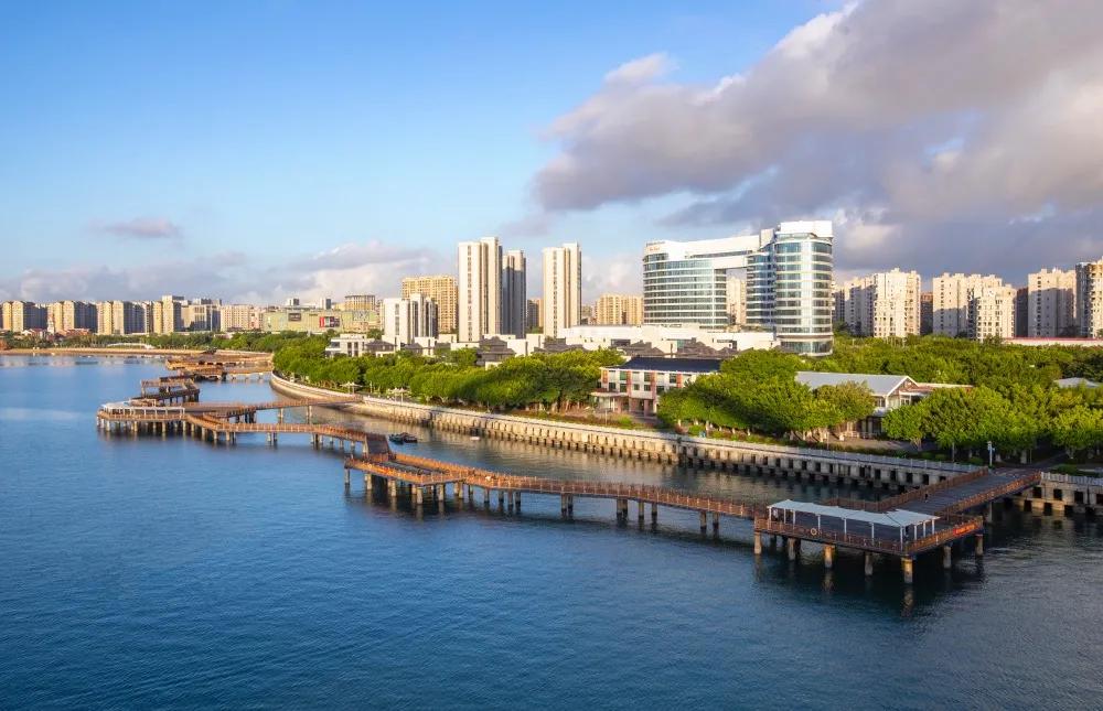 他们把滨海别墅打造成国际文化栖聚街区，升级了厦门的封面