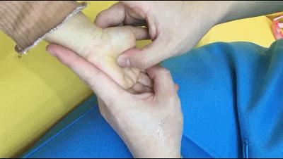 宝宝吃太多导致积食咳嗽,孩子吃得太多咳嗽是怎么回事