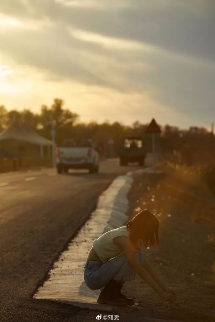 刘雯一年参加了几场时装周,刘雯时隔三年再登秀场气势依旧
