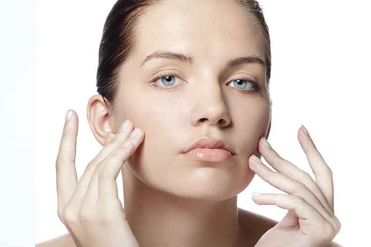 夏天脸上脱皮怎么回事,夏天脸上起皮怎么快速解决